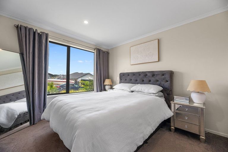 Photo of property in 16 Pioneer Crescent, Omokoroa, 3114