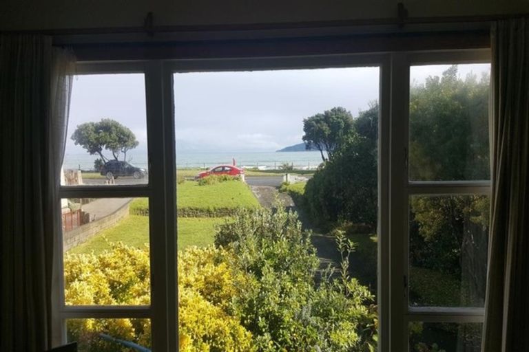 Photo of property in 87 Marine Parade, Paraparaumu Beach, Paraparaumu, 5032