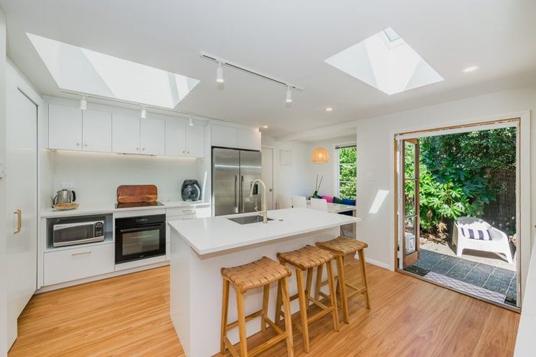 Photo of property in 99a Ruapehu Street, Paraparaumu, 5032