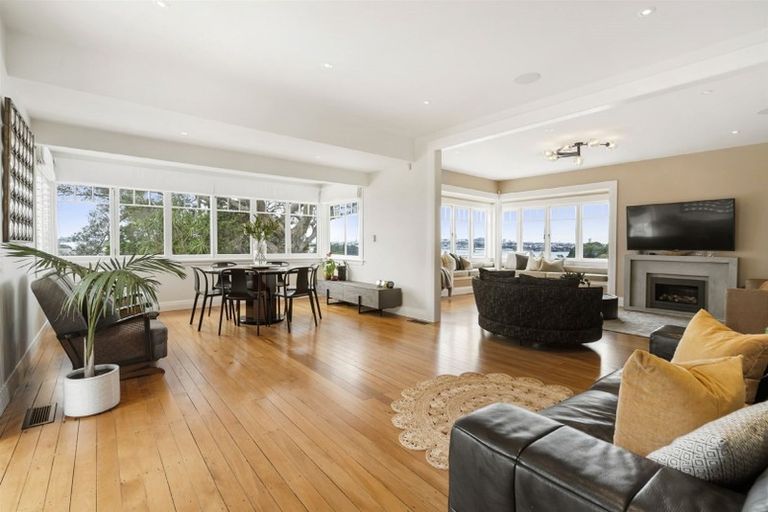 Photo of property in 46 Seaview Avenue, Northcote, Auckland, 0627