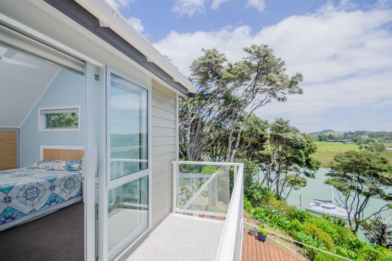 Photo of property in 24 Poplar Road, Stanmore Bay, Whangaparaoa, 0932