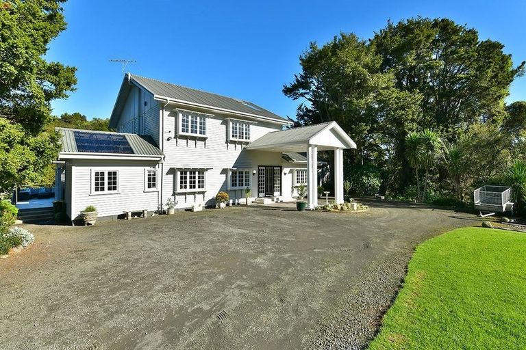 Photo of property in 384 Mangakura Road, Helensville, 0875