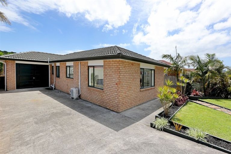 Photo of property in 14 Chesterton Terrace, Henderson, Auckland, 0612