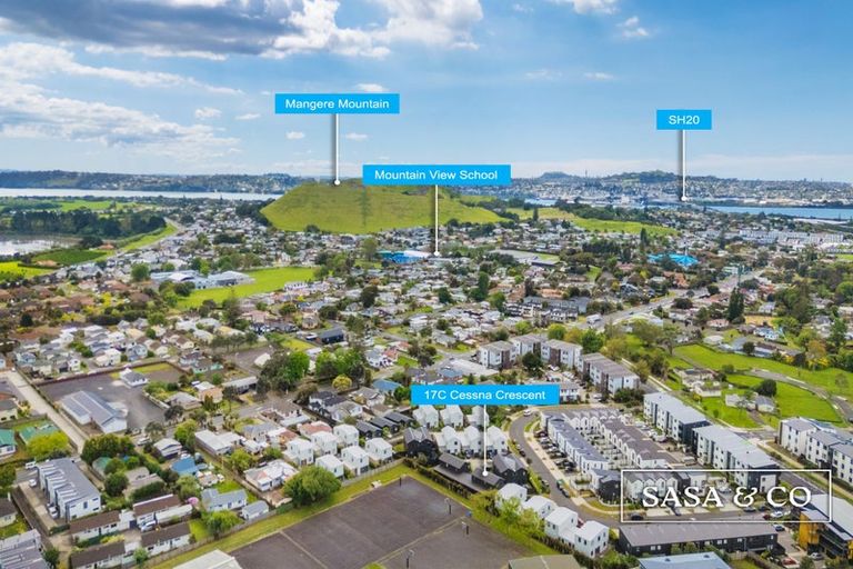Photo of property in 17c Cessna Crescent, Mangere, Auckland, 2022