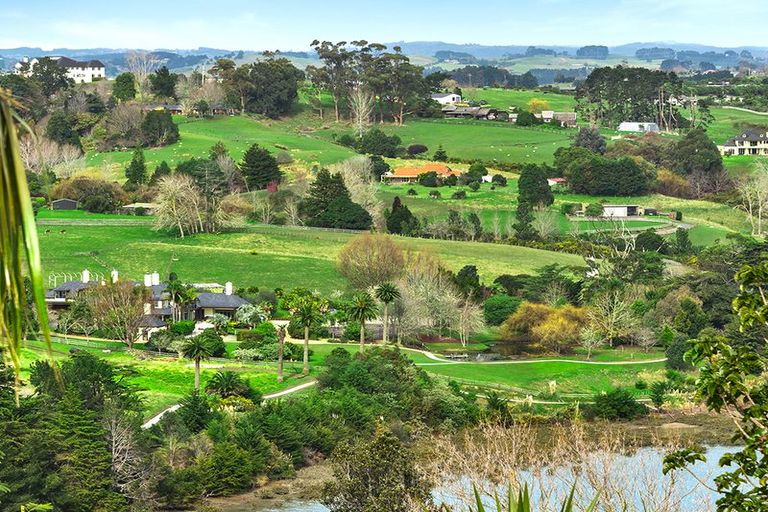 Photo of property in 163 Sandspit Road, Shelly Park, Auckland, 2014