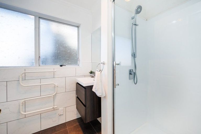 Photo of property in 28 Cascade Crescent, Westbrook, Palmerston North, 4412