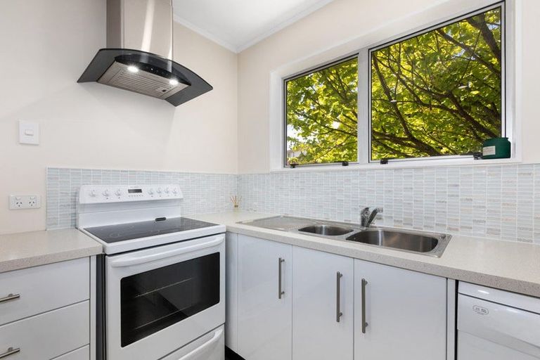 Photo of property in 30 Davis Grove, Wainuiomata, Lower Hutt, 5014