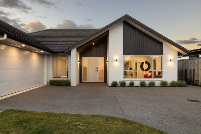 Photo of property in 5 Kapua Crescent, Rototuna North, Hamilton, 3210