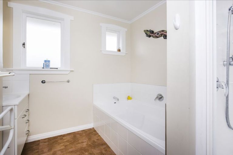 Photo of property in 29 Cobham Crescent, Kelston, Auckland, 0602