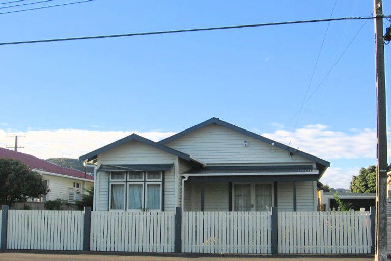 Photo of property in 15 Atiawa Street, Petone, Lower Hutt, 5012