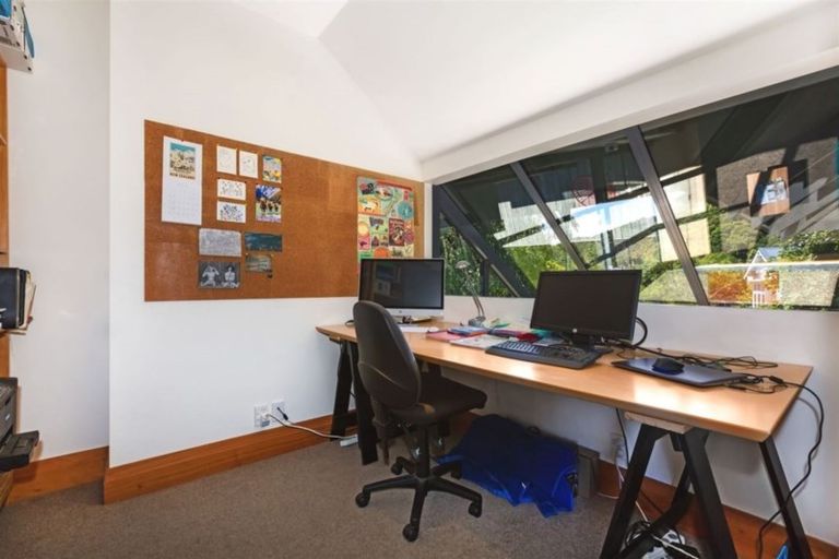 Photo of property in 363 Muritai Road, Eastbourne, Lower Hutt, 5013