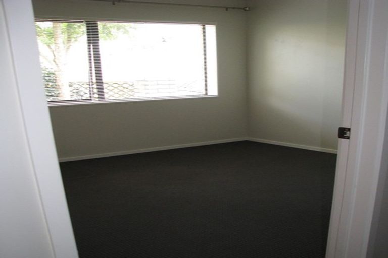 Photo of property in 7b Covil Avenue, Te Atatu South, Auckland, 0610