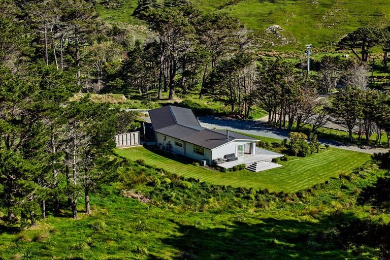 Photo of property in 302 Boom Rock Road, Ohariu, Wellington, 6037