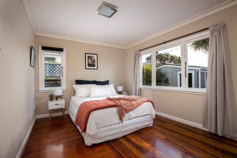 Photo of property in 47 Whiteley Street, Moturoa, New Plymouth, 4310