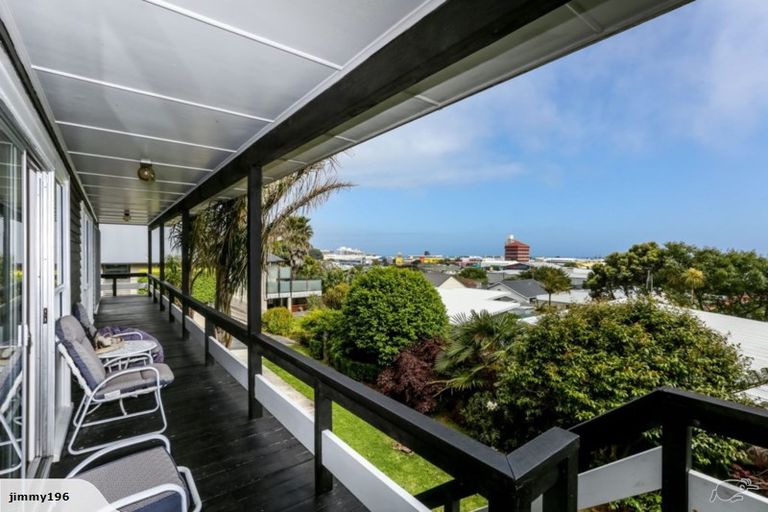Photo of property in 129 Pendarves Street, New Plymouth, 4312