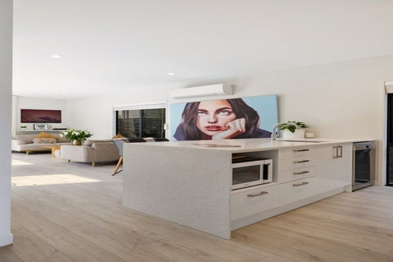 Photo of property in 3 Mulholland Drive, Jacks Point, 9371