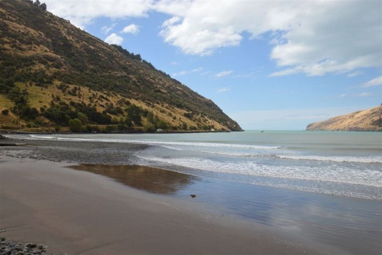 Photo of property in 58 Lukes Road, Little Akaloa, 7583