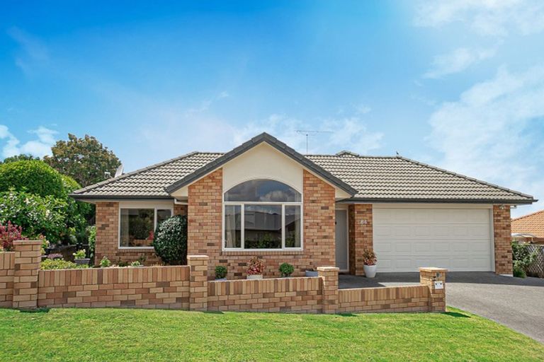 Photo of property in 84 Tauranga Place, Orewa, 0931