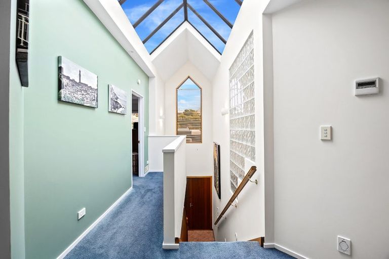 Photo of property in 8 Lady Polson Lane, Cashmere, Christchurch, 8022