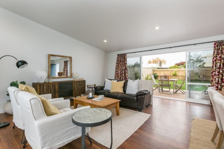 Photo of property in 6 Gladstone Road, Bluff Hill, Napier, 4110