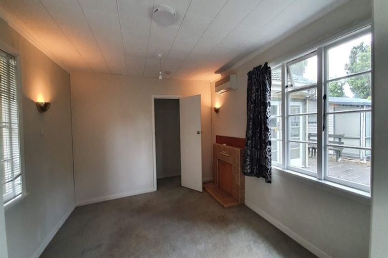 Photo of property in 43 Kirkwood Avenue, Upper Riccarton, Christchurch, 8041