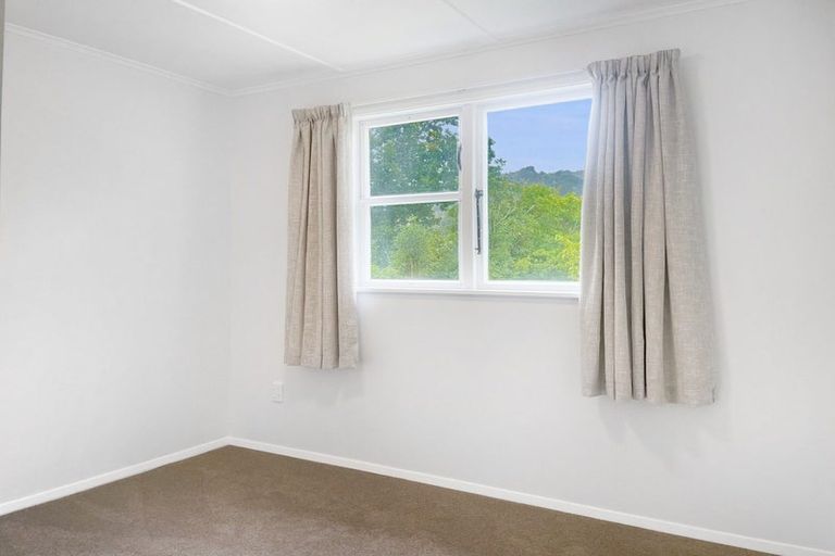 Photo of property in 31 Pinehaven Road, Pinehaven, Upper Hutt, 5019