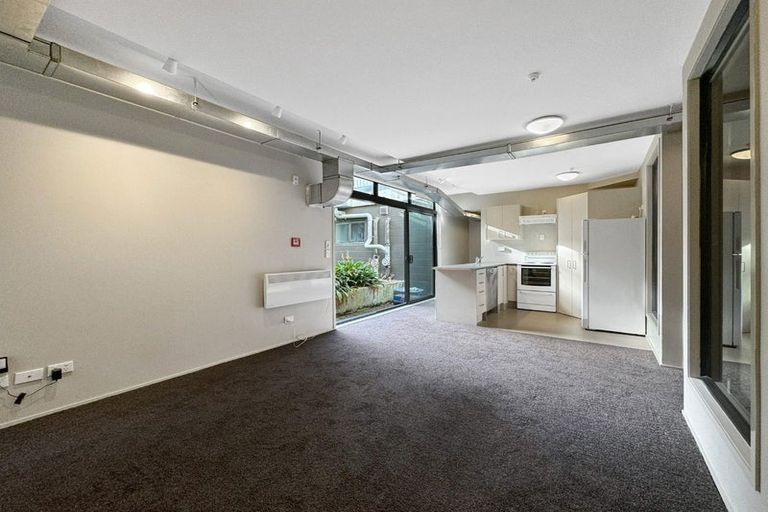 Photo of property in Sharella Living, 20 Glenmore Street, Thorndon, Wellington, 6011