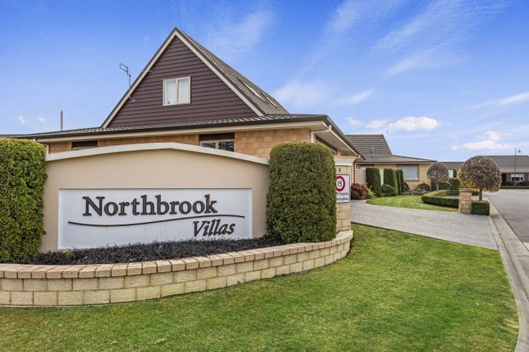 Photo of property in 3 Reeves Road, Rangiora, 7400