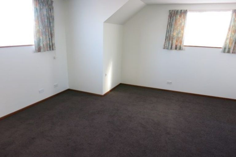 Photo of property in 2/104 Yaldhurst Road, Sockburn, Christchurch, 8042