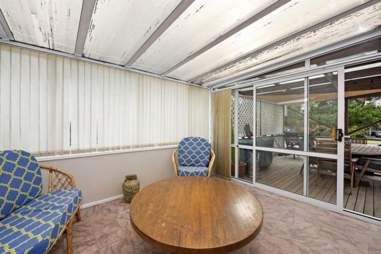 Photo of property in 52 Heretaunga Square, Silverstream, Upper Hutt, 5019