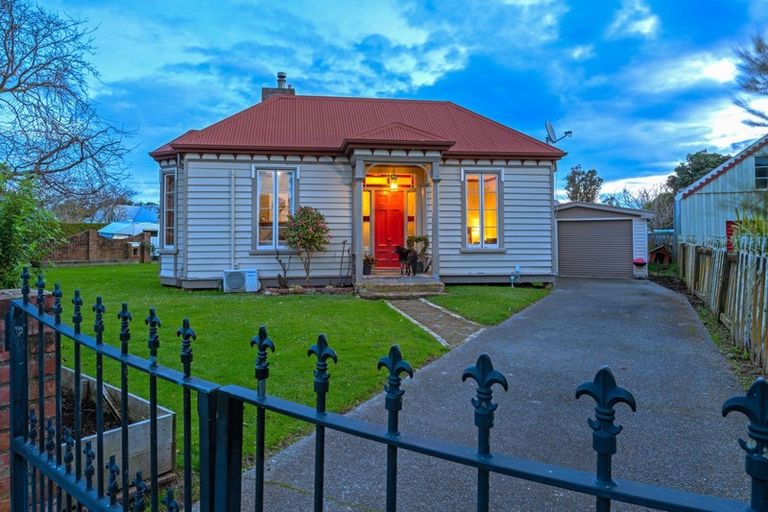 Photo of property in 102 Atawhai Road, Fitzherbert, Palmerston North, 4410
