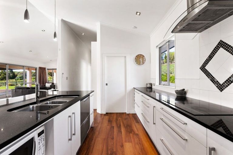 Photo of property in 30 Waipuka Road, Waimarama, Havelock North, 4294