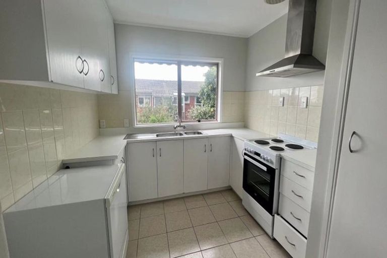 Photo of property in 3/8 Hart Road, Hauraki, Auckland, 0622