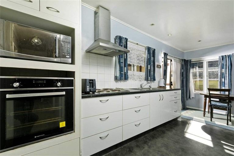 Photo of property in 61 Wilsher Crescent, Henderson, Auckland, 0612