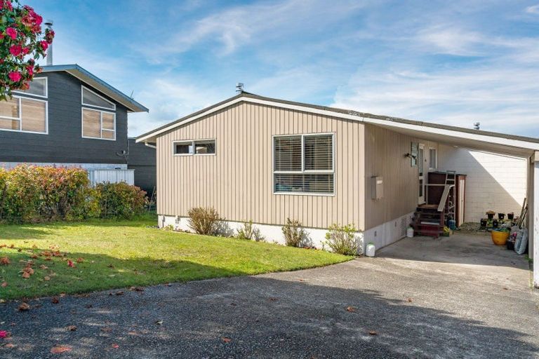 Photo of property in 7a Isobel Street, Acacia Bay, Taupo, 3330