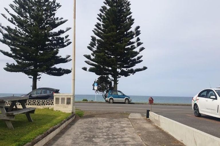 Photo of property in 2/181 Marine Parade, Mount Maunganui, 3116