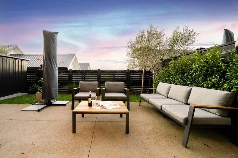 Photo of property in 15 Moki Place, Long Bay, Auckland, 0630