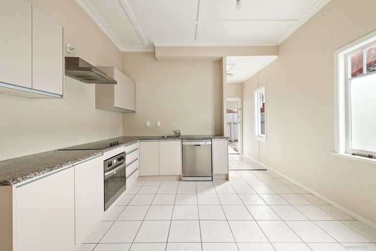Photo of property in 4122 Great North Road, Glen Eden, Auckland, 0602