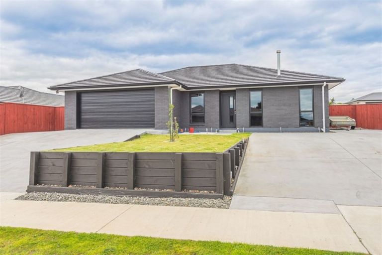 Photo of property in 17 Magnolia Crescent, Tawhero, Whanganui, 4501