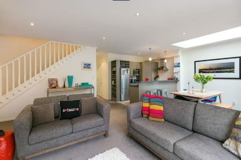 Photo of property in 61 Futuna Close, Karori, Wellington, 6012