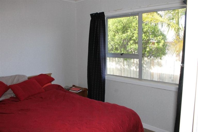 Photo of property in 32 Bickerstaffe Road, Maungaturoto, 0520