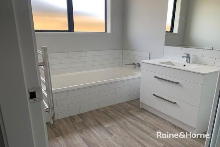 Photo of property in 87 Hills View Drive, Papamoa, 3118