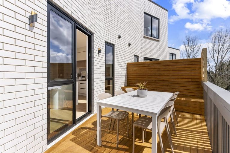 Photo of property in 14 Altair Place, Windsor Park, Auckland, 0632