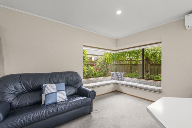 Photo of property in 11 Balcairn Place, Terrace End, Palmerston North, 4410