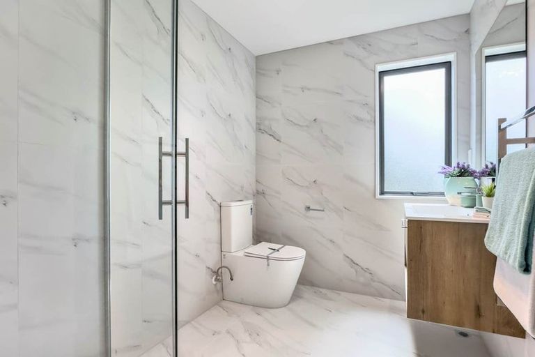 Photo of property in 1/14 Ribblesdale Road, Henderson, Auckland, 0612