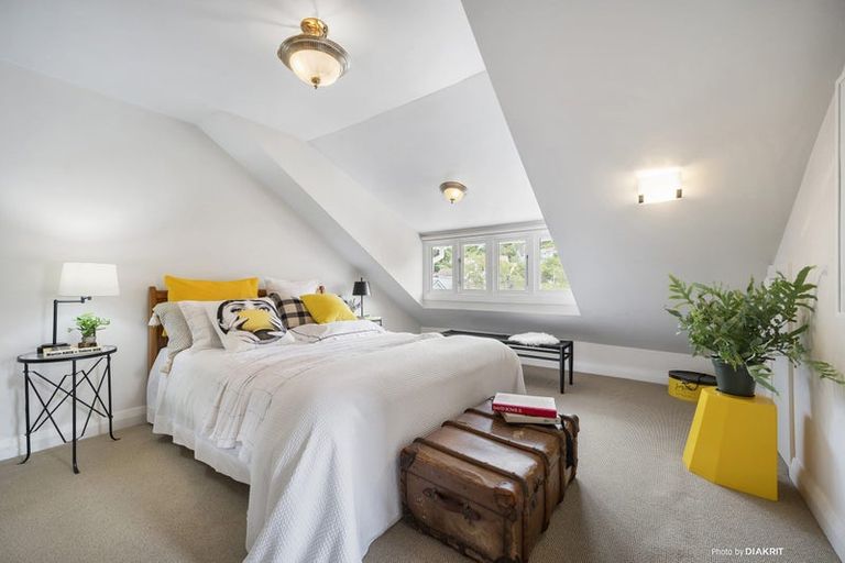 Photo of property in 19 Glen Road, Kelburn, Wellington, 6012