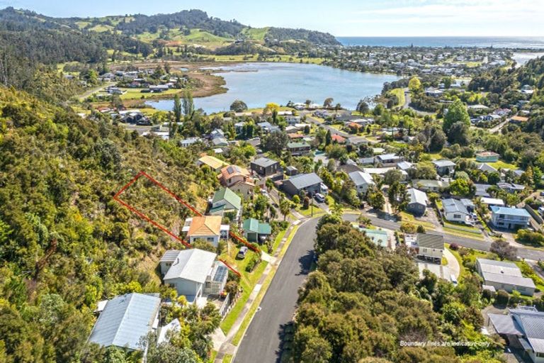 Photo of property in 33 Windsor Drive, Tairua, 3508
