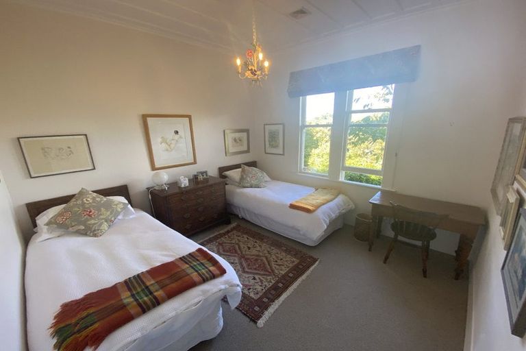 Photo of property in 25 Saint Michaels Crescent, Kelburn, Wellington, 6012