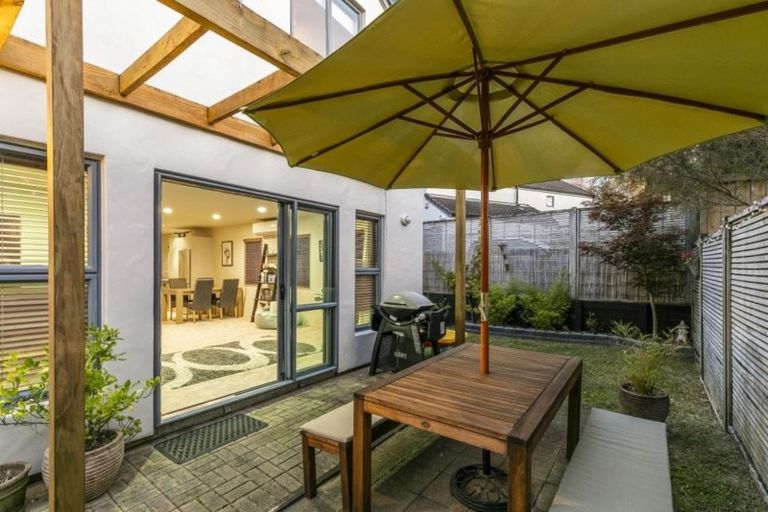 Photo of property in 11/48 Schnapper Rock Road, Schnapper Rock, Auckland, 0632