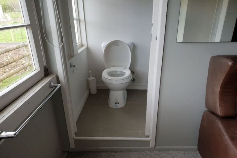 Photo of property in 359 Henderson Valley Road, Henderson Valley, Auckland, 0612